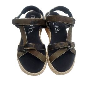 Nicole Pathbreaker Espadrille Wedge Sandals Camouflage green. Size 7.5